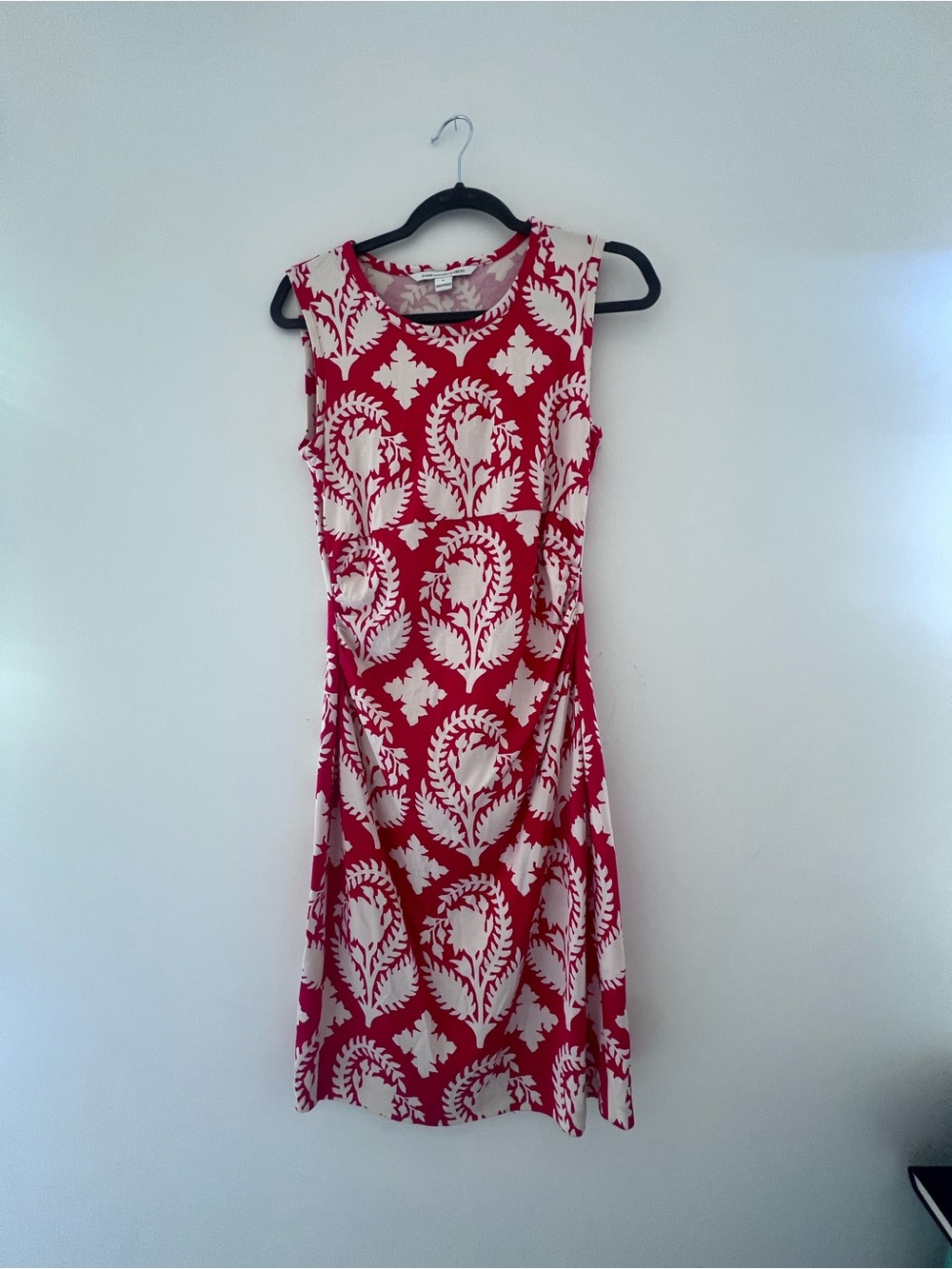 Authentic Diane Von Furstenberg 100% silk Selene Red and White Midi Dress